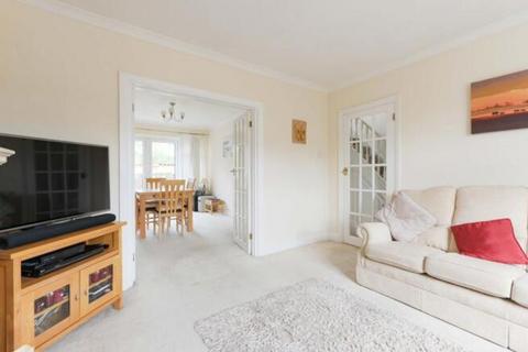 98 Pams Way, Epsom, KT19 0HP