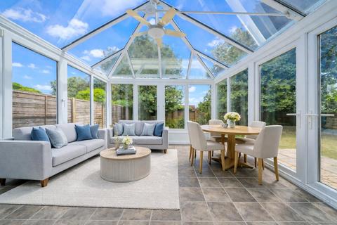 4 bedroom detached house for sale, Kirtle Drive, Four Marks, Alton, Hampshire, GU34