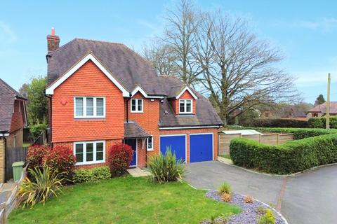 4 bedroom detached house for sale, Kirtle Drive, Four Marks, Alton, Hampshire, GU34