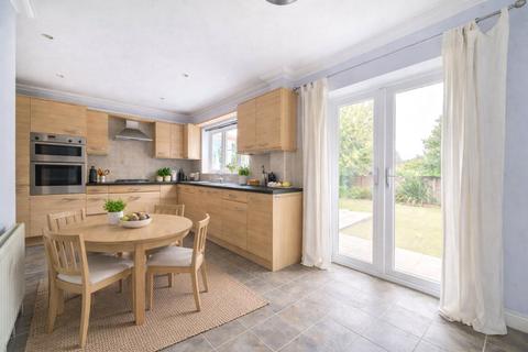 4 bedroom detached house for sale, Kirtle Drive, Four Marks, Alton, Hampshire, GU34