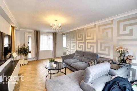 undefined, Ash Close, Thetford