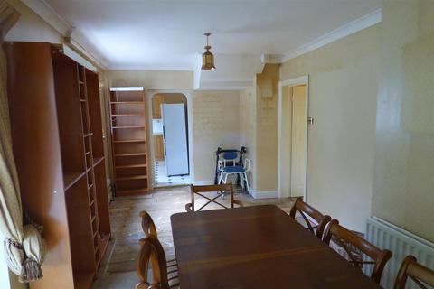 86 Cotswold Road, Chipping Sodbury, Bristol, BS37 6DS