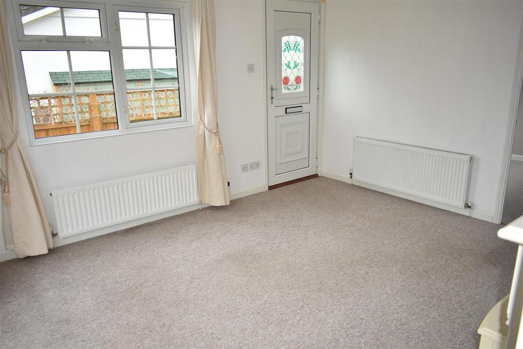 Lounge 2.JPG
