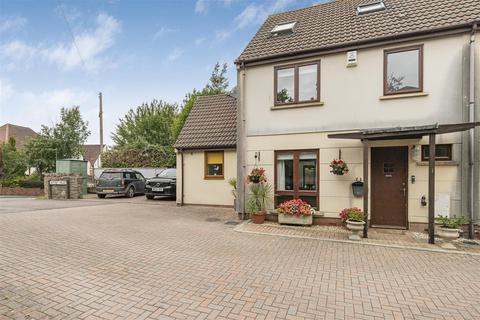 4 bedroom end of terrace house for sale