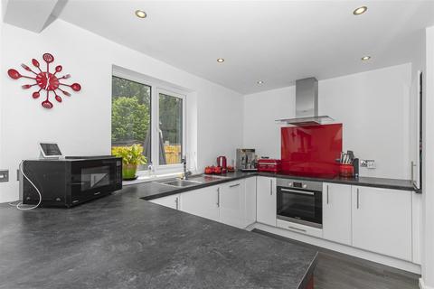 124 Badminton Road, Coalpit Heath, Bristol, BS36 2SZ