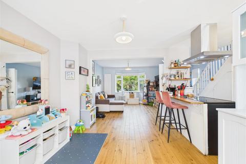 113 Down Street, West Molesey, KT8 2SZ