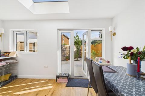 113 Down Street, West Molesey, KT8 2SZ