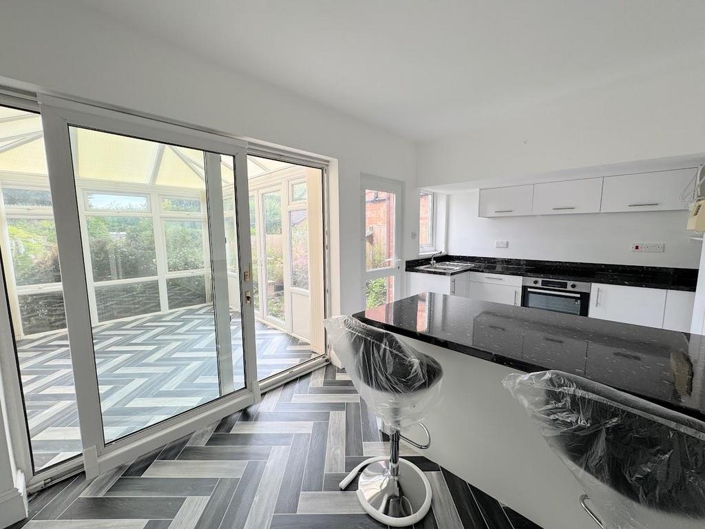 Dining kitchen