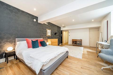 undefined, Surrey Row, London SE1