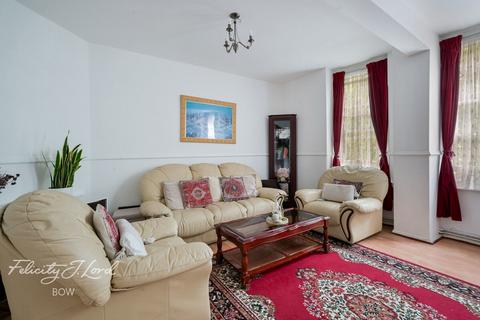 2 bedroom flat for sale, Palissy Street, London E2