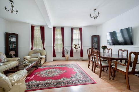2 bedroom flat for sale, Palissy Street, London E2