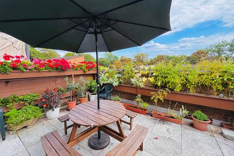 25 Woodburn Close, London, NW4 2NF