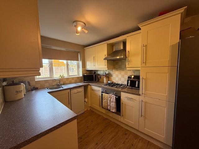 Kitchen 3.jpg