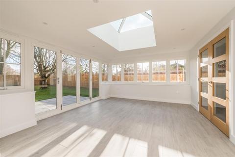 4 bedroom detached house for sale, Moors Close, Colchester CO7