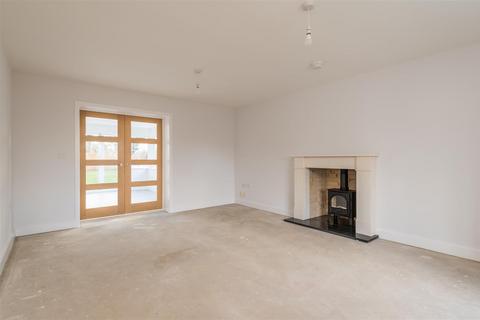 4 bedroom detached house for sale, Moors Close, Colchester CO7