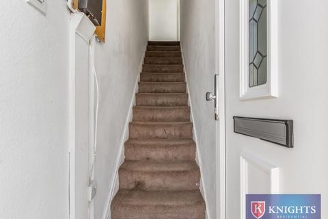 1 bedroom maisonette for sale, Gloucester Road, London, N18