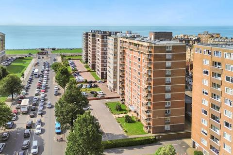 Grand Avenue, Hove, BN3