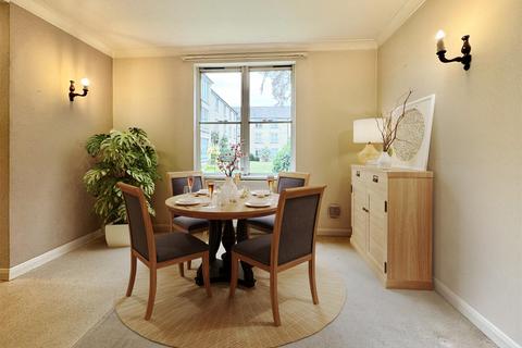 2 bedroom flat for sale, Central Cirencester