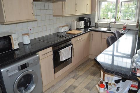 2 bedroom maisonette for sale, Upper Rainham Road, Hornchurch, RM12