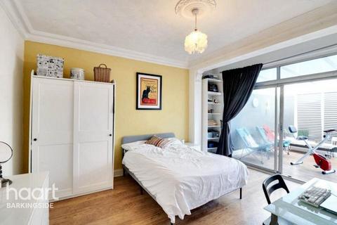Headley Drive, Gants Hill