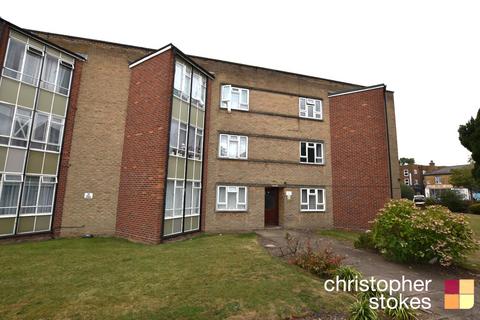 17, Heaton Court High Street, Cheshunt, Waltham Cross, EN8 0AD