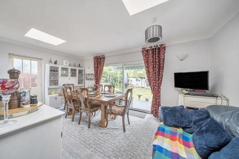 41 Springfield Gardens, Ruislip, HA4 9TX