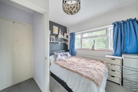 41 Springfield Gardens, Ruislip, HA4 9TX