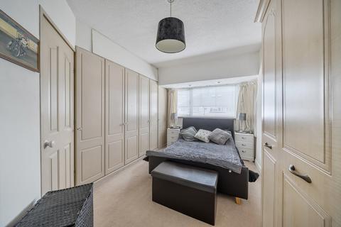 41 Springfield Gardens, Ruislip, HA4 9TX
