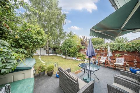 41 Springfield Gardens, Ruislip, HA4 9TX