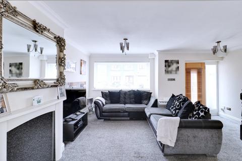 3 bedroom semi-detached house for sale, Kenway, Rainham RM13
