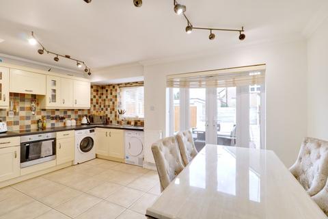 3 bedroom semi-detached house for sale, Kenway, Rainham RM13
