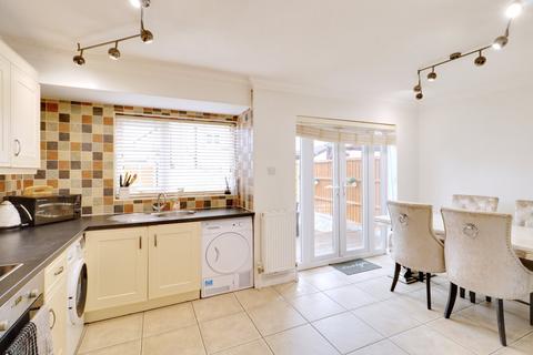 3 bedroom semi-detached house for sale, Kenway, Rainham RM13