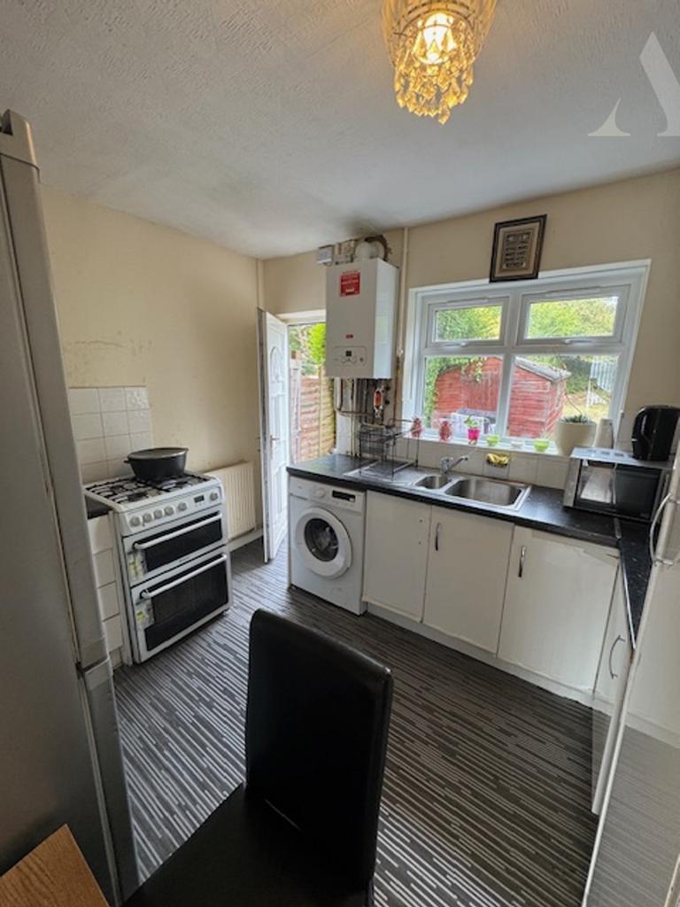85 Crossfield Road Kitchen