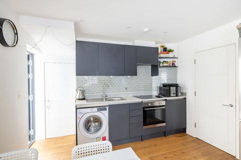 undefined, Selsdon Road, South Croydon, CR2