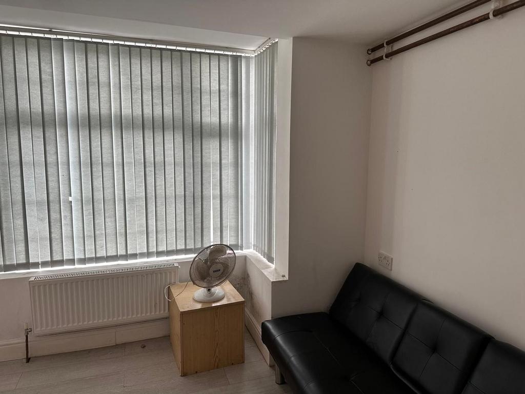 House in London - View 3