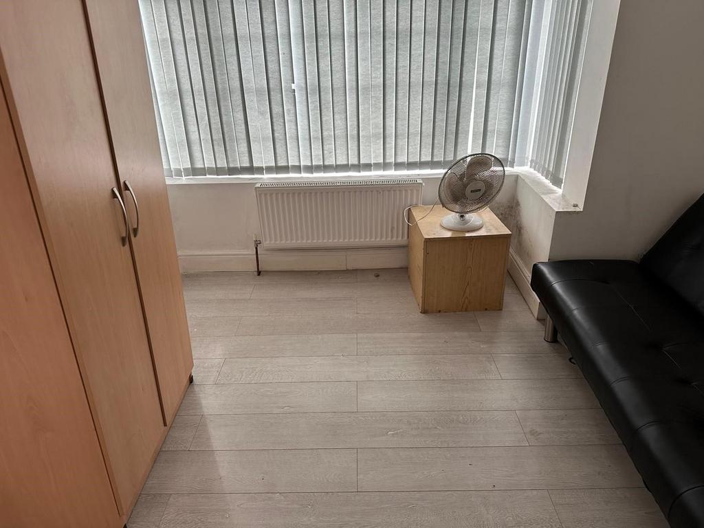 House in London - View 4