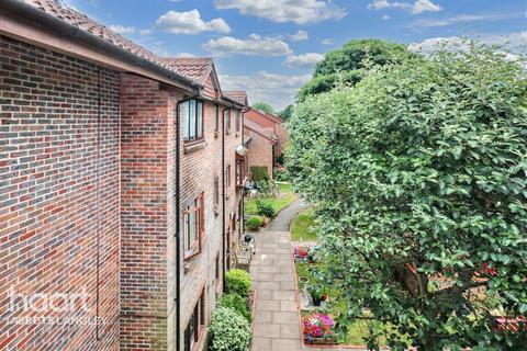 2 bedroom retirement property for sale, The Grange, ABBOTS LANGLEY