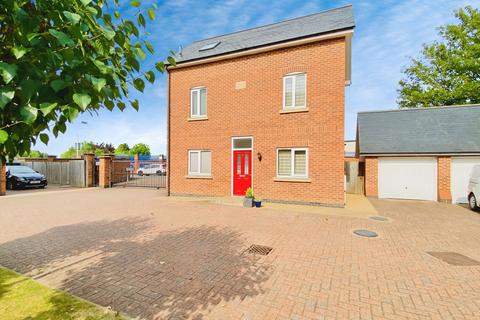 3 bedroom detached house for sale, Courtyard Close, Syston, LE7