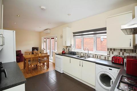 3 bedroom detached house for sale, Courtyard Close, Syston, LE7