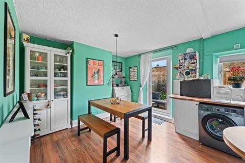 15 Reventlow Road, London, SE9 2DJ