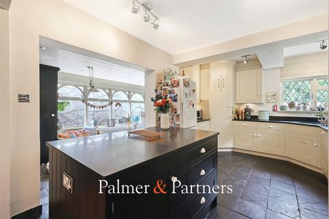 3 bedroom detached house for sale, Albany Gardens East, Clacton-on-Sea, Essex, CO15