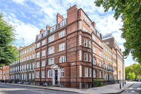 3 bedroom apartment to rent, Handel Street, London, WC1N