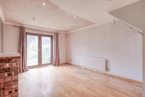2 bedroom semi-detached house for sale, Highdown Crescent, Shirley, B90