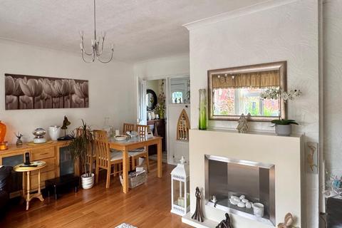 3 bedroom semi-detached house for sale, Hawthorne Avenue, Penarth