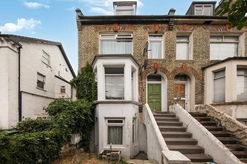 Clifton Road, London, SE25