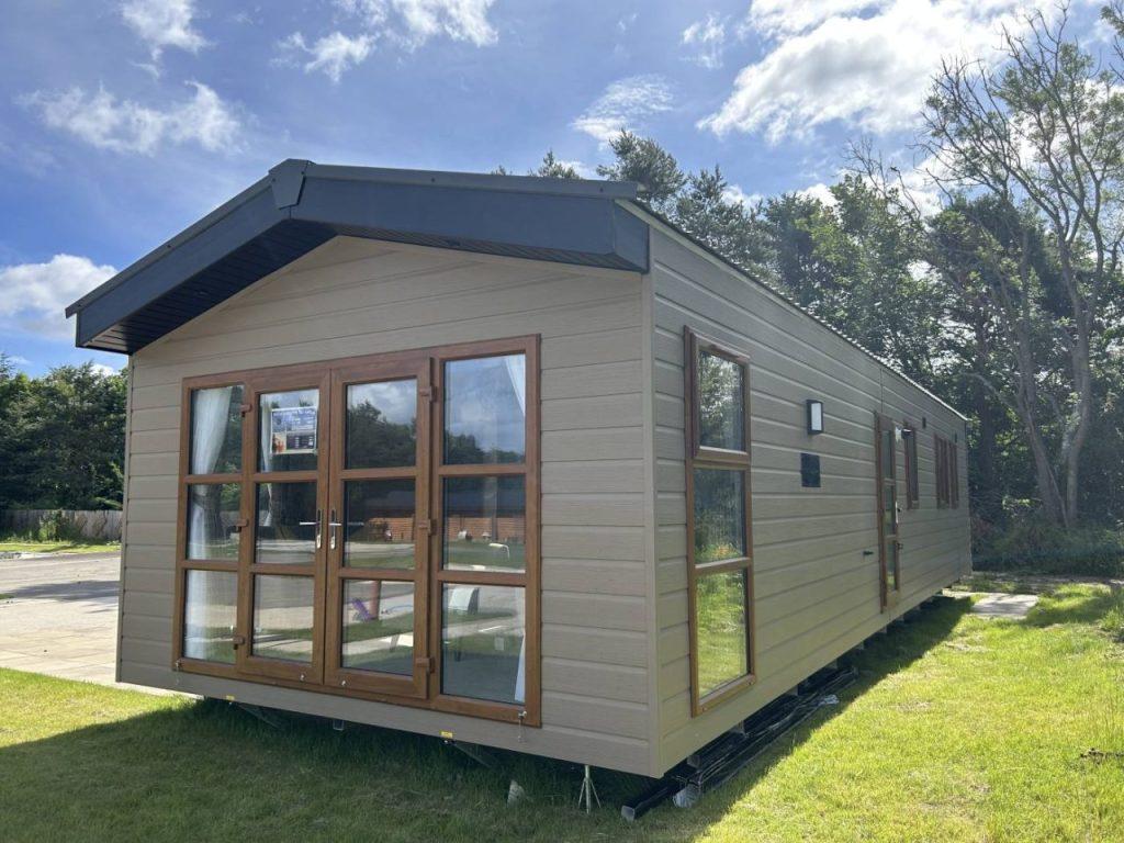 Exterior 4