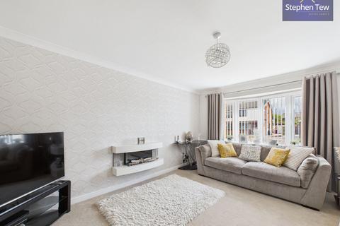 6 Bowgreave Close, Blackpool, FY4 5RD