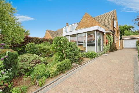 19 Broadmead, Hitchin, SG4 9LU