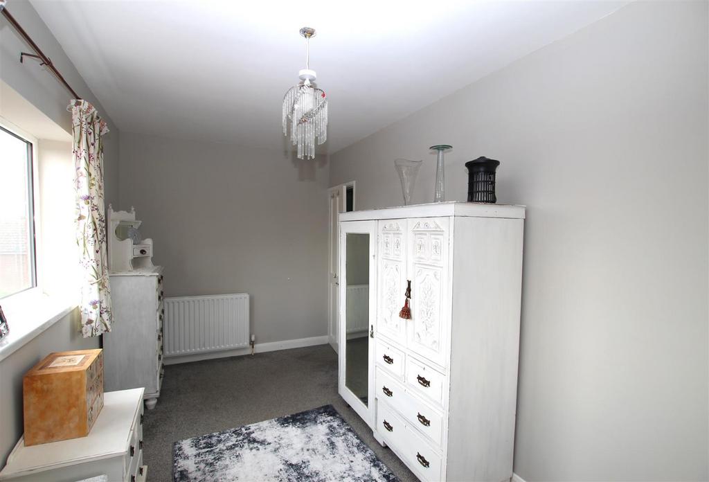 Bedroom TYhree - b.JPG
