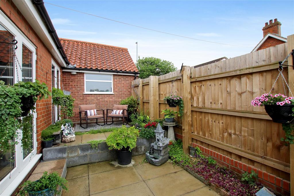 Side Terrace.JPG